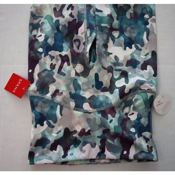 SPANX 50209R Women Sz XS Painted Camo Pink Multi Active Printed 7/8 Leggings - Picture 8 of 13